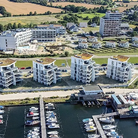 6 Person In דירה *