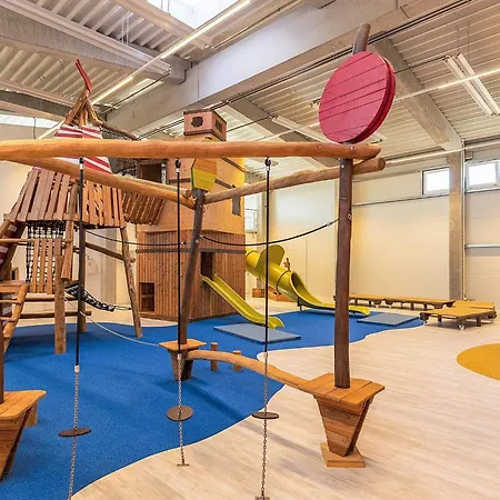 6 Person In דירה